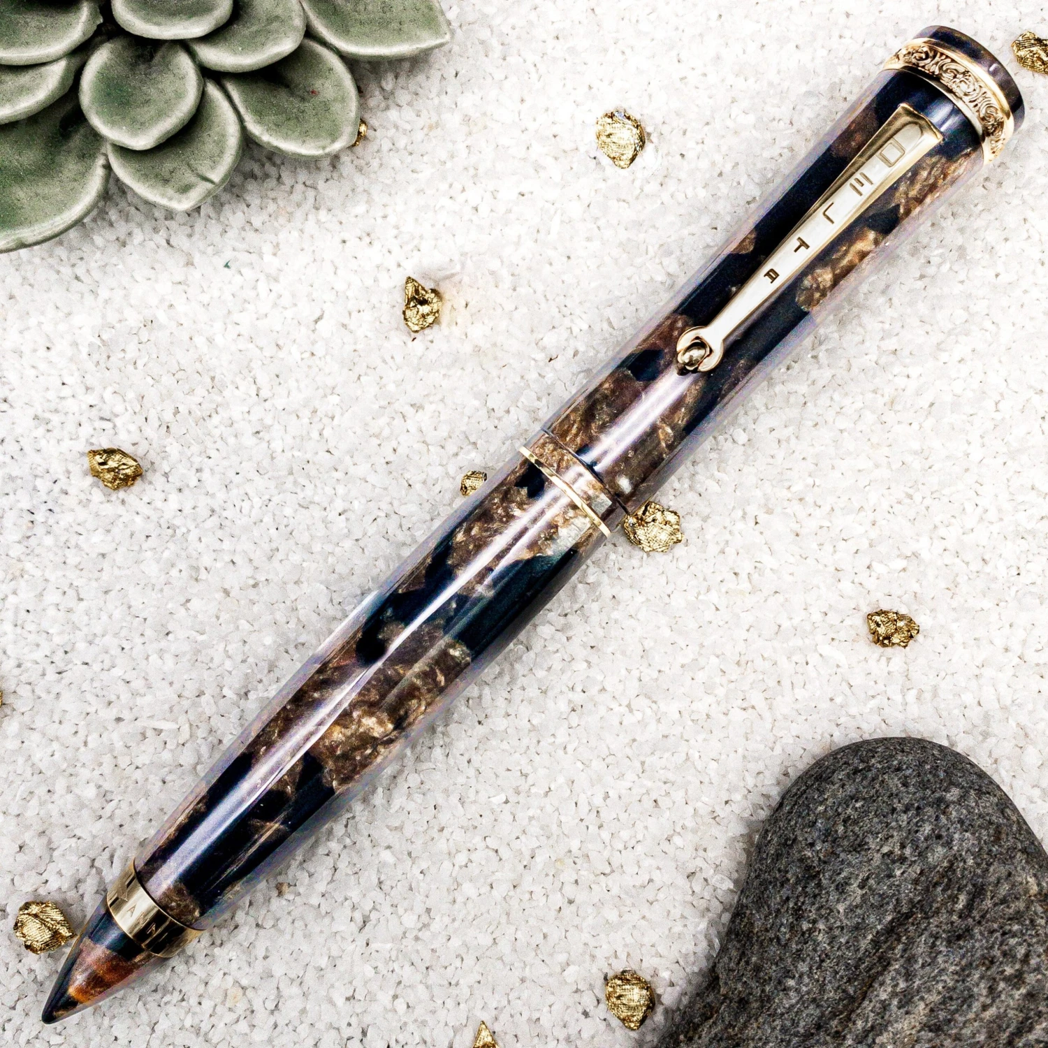 Delta 39 + 1 Anniversary Limited Edition Fountain Pen - Image 2